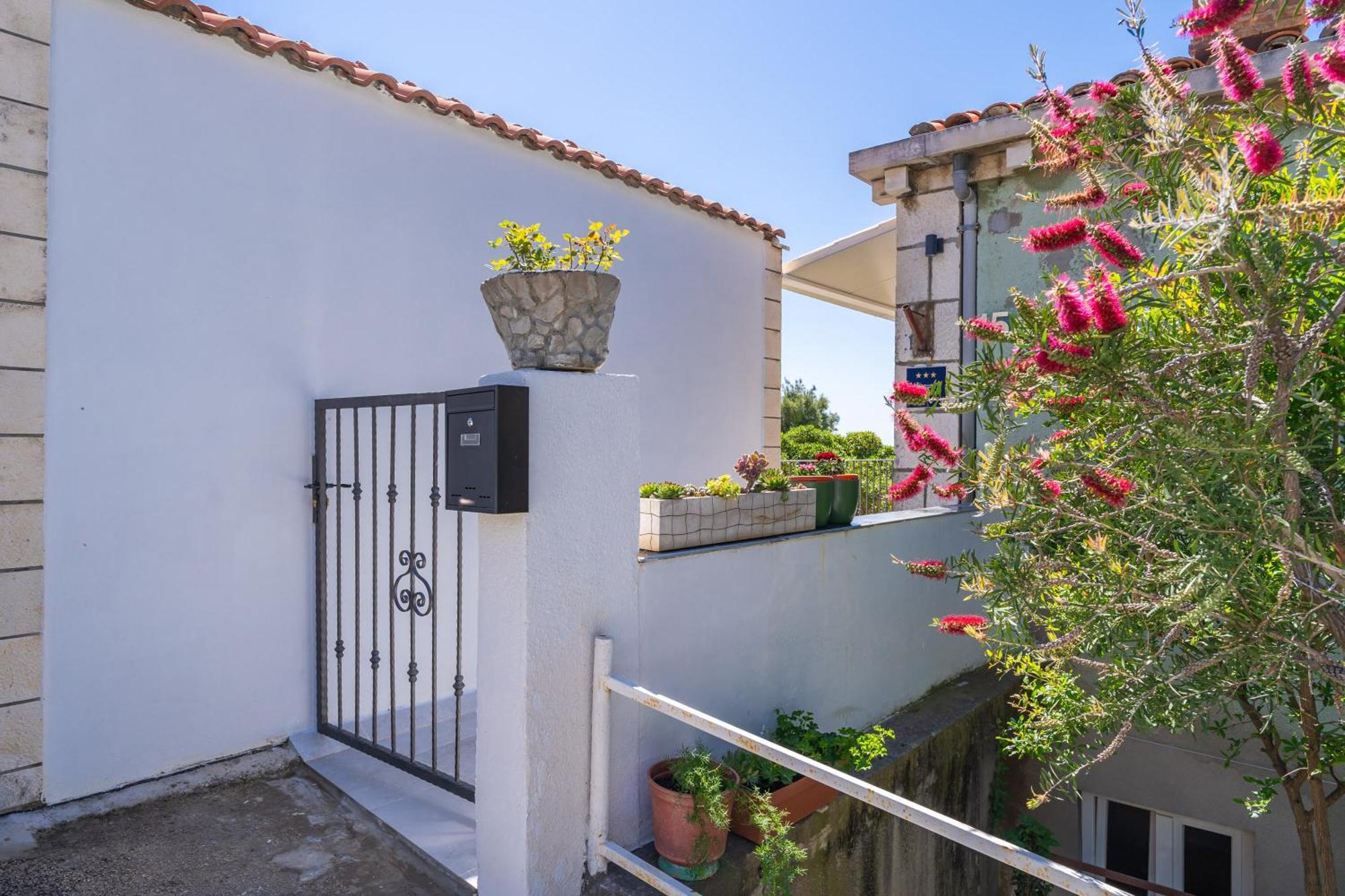 Anmarie With Free Parking Apartment *