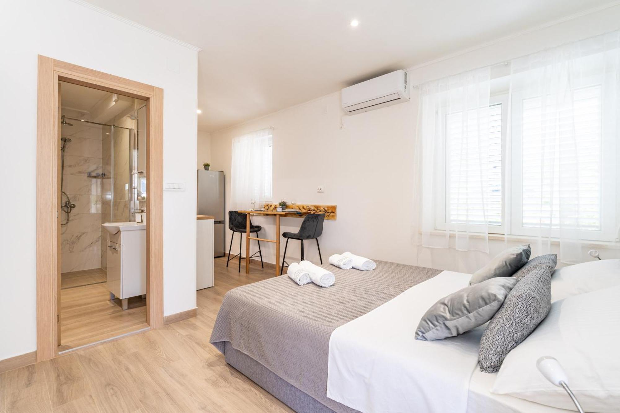 Anmarie With Free Parking Apartment