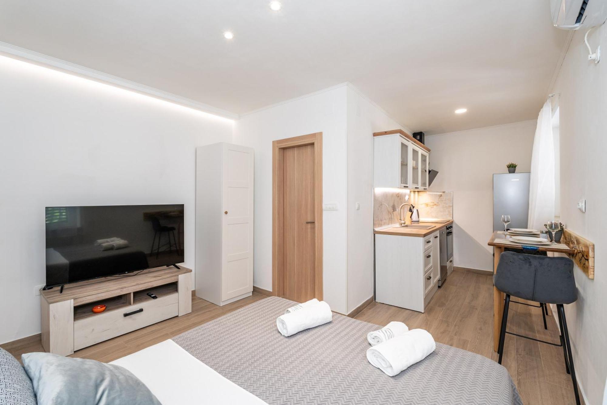 Anmarie With Free Parking Apartment